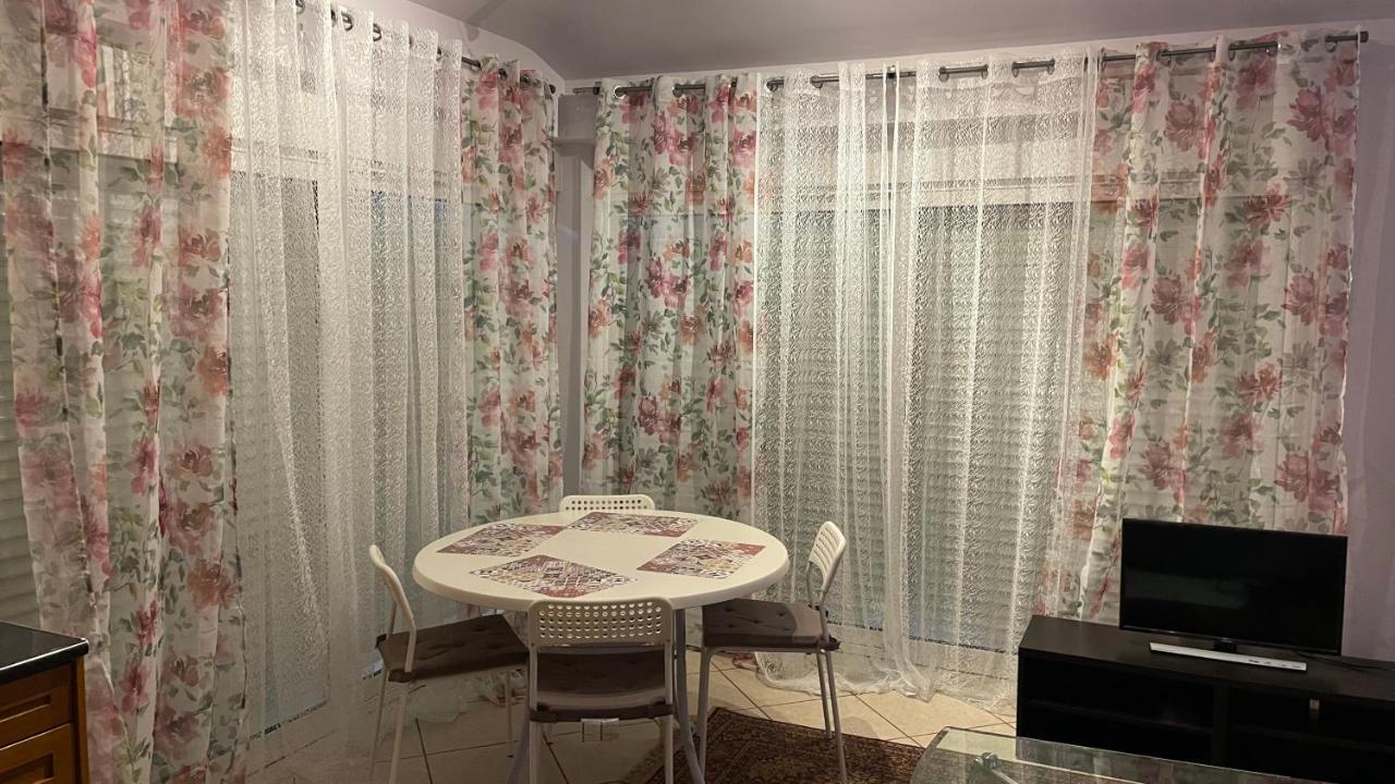Awesome Home 3' From Metro Athen Eksteriør bilde