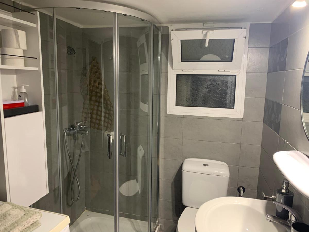 Awesome Home 3' From Metro Athen Eksteriør bilde